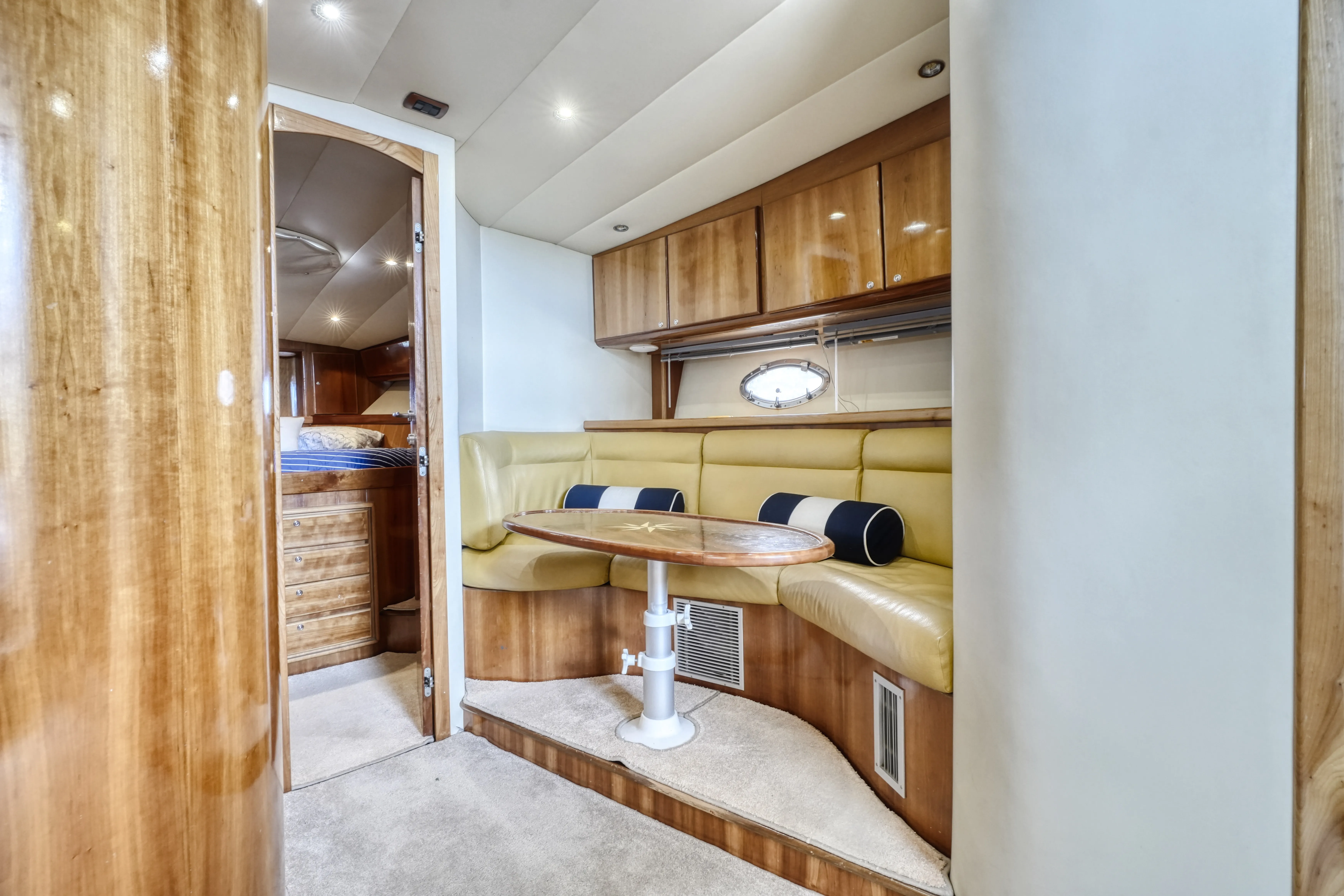 Giorgi 52ft internal salon